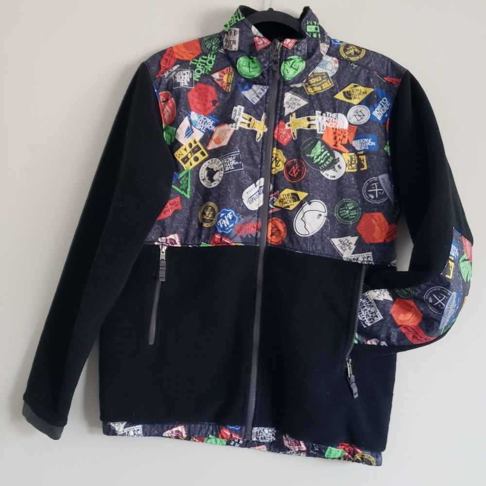 The North Face Black Graphic Logos Full Zip Fleece Jacket Boys Size XL
